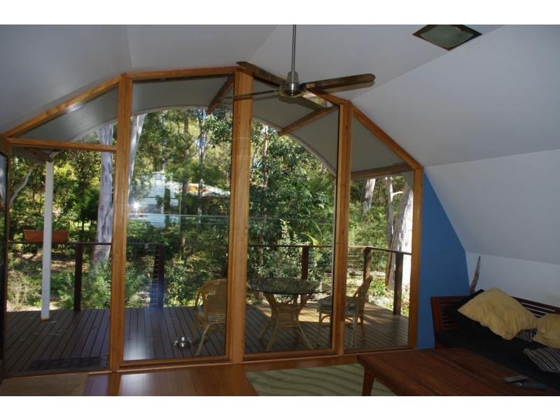 11 Weeroona Avenue, Macleay Island QLD 4184