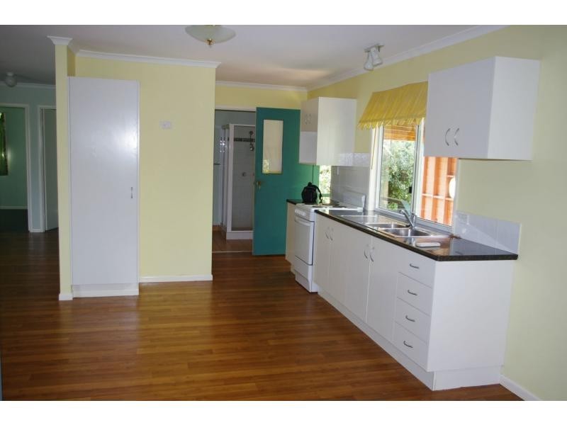6 Eastbourne Terrace, Macleay Island QLD 4184
