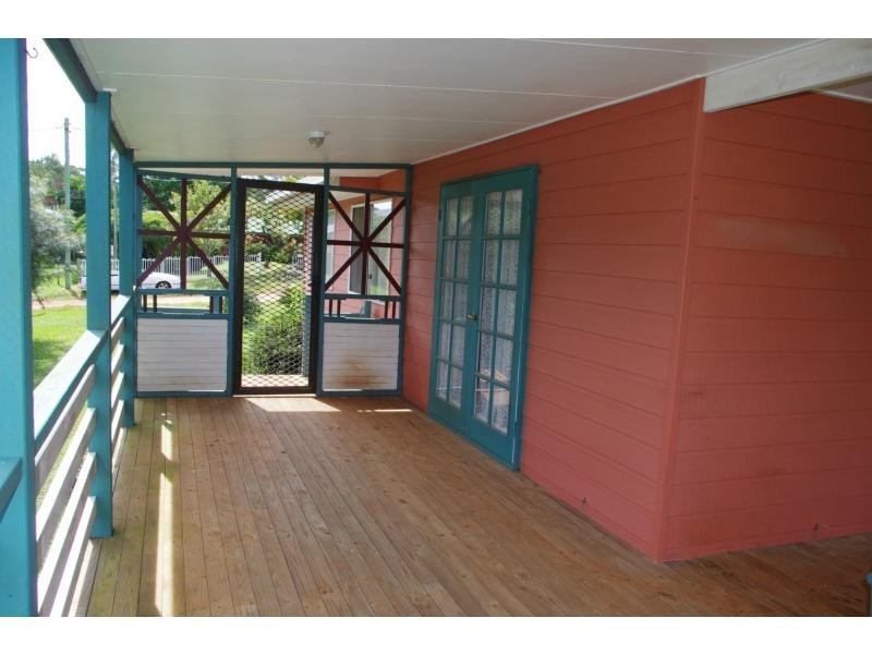 6 Eastbourne Terrace, Macleay Island QLD 4184