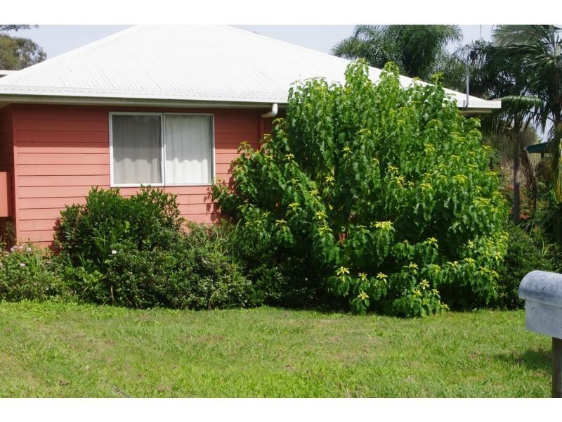 6 Eastbourne Terrace, Macleay Island QLD 4184