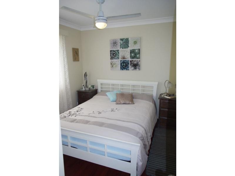 18 Cooee Crescent, Macleay Island QLD 4184