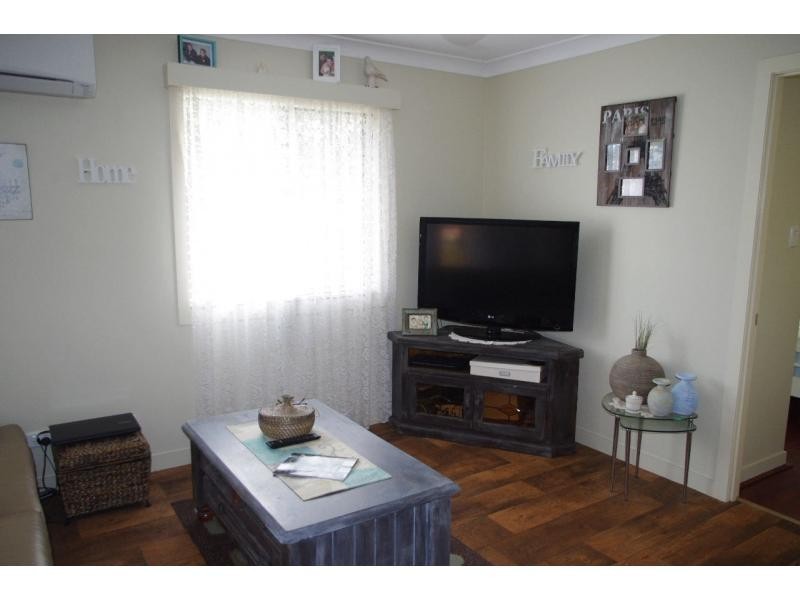 18 Cooee Crescent, Macleay Island QLD 4184