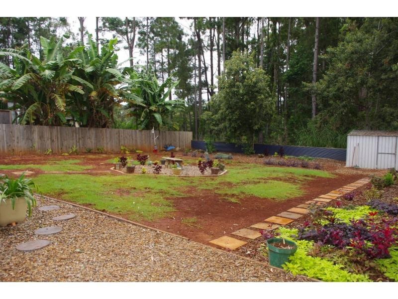 18 Cooee Crescent, Macleay Island QLD 4184