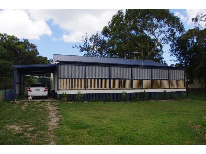 8 Alexander Street, Macleay Island QLD 4184