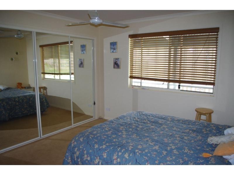 8 Alexander Street, Macleay Island QLD 4184