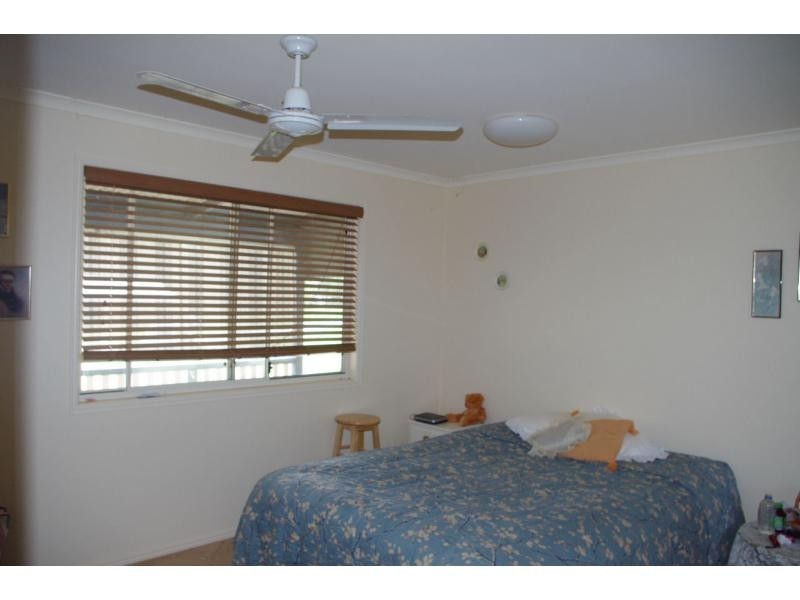 8 Alexander Street, Macleay Island QLD 4184