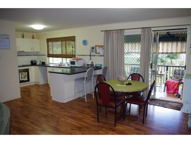 8 Alexander Street, Macleay Island QLD 4184