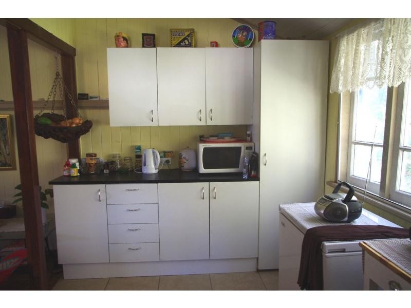 18 Panaroo Street, Macleay Island QLD 4184