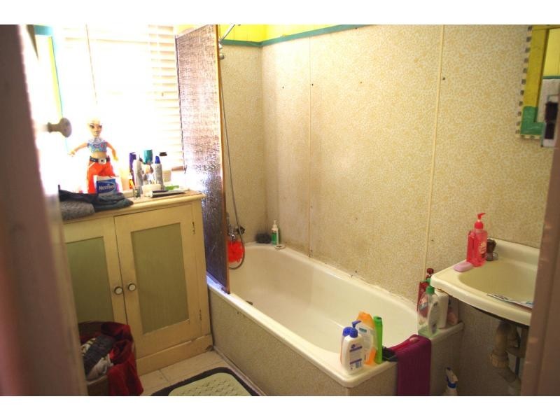 18 Panaroo Street, Macleay Island QLD 4184