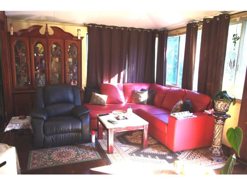 18 Panaroo Street, Macleay Island QLD 4184