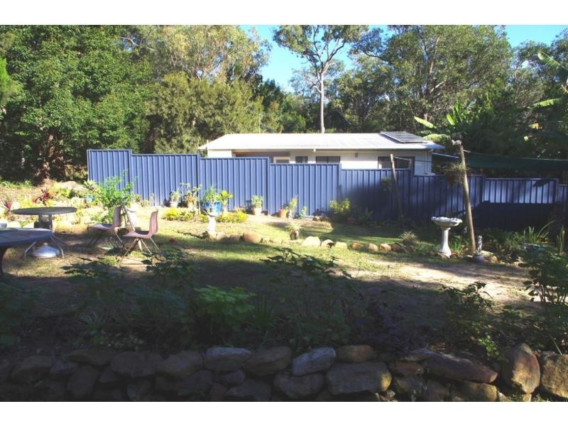 18 Panaroo Street, Macleay Island QLD 4184