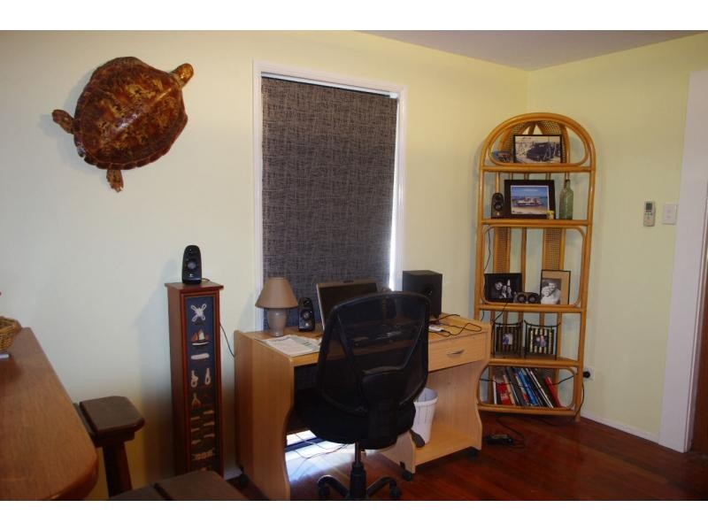 16 Blue Bay Crescent, Macleay Island QLD 4184