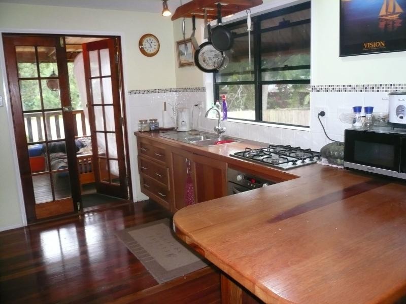 16 Blue Bay Crescent, Macleay Island QLD 4184