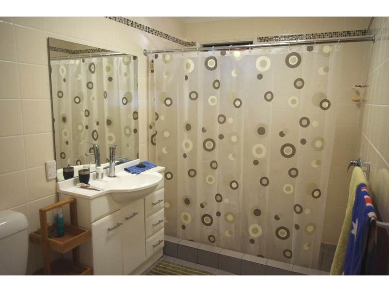 16 Blue Bay Crescent, Macleay Island QLD 4184