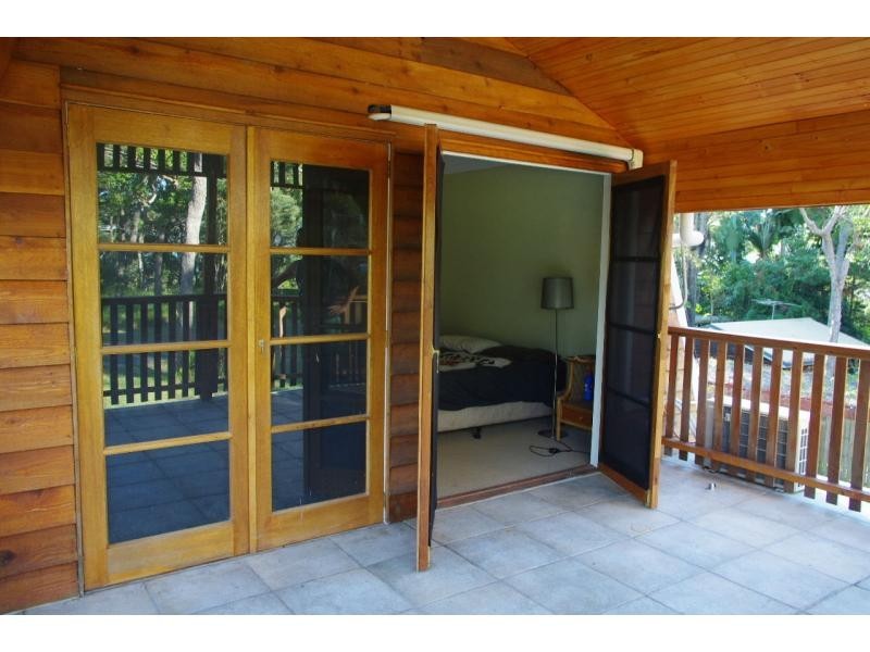 16 Blue Bay Crescent, Macleay Island QLD 4184