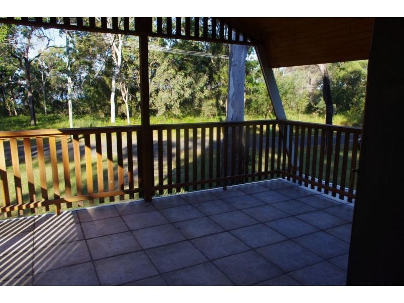 16 Blue Bay Crescent, Macleay Island QLD 4184