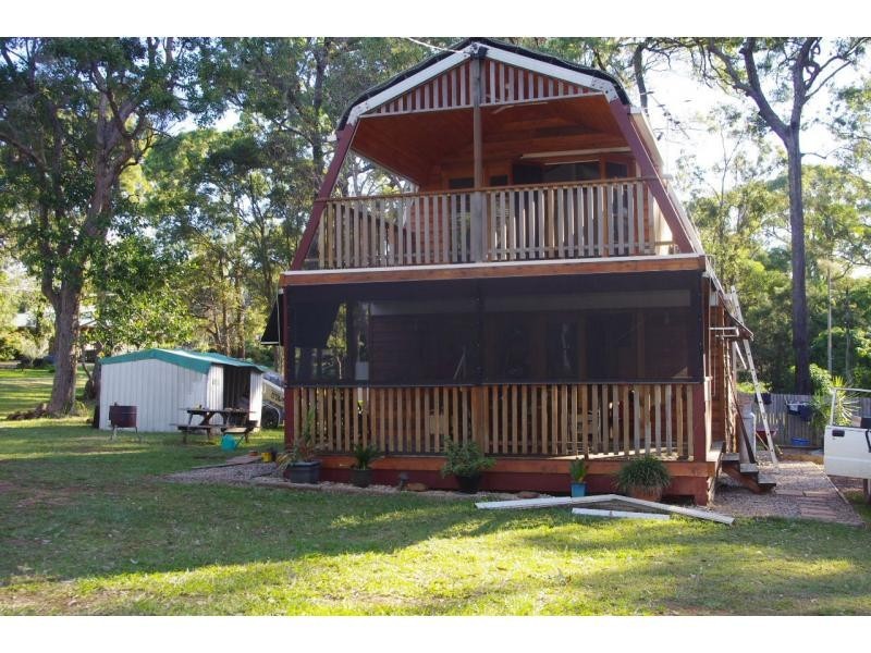 16 Blue Bay Crescent, Macleay Island QLD 4184