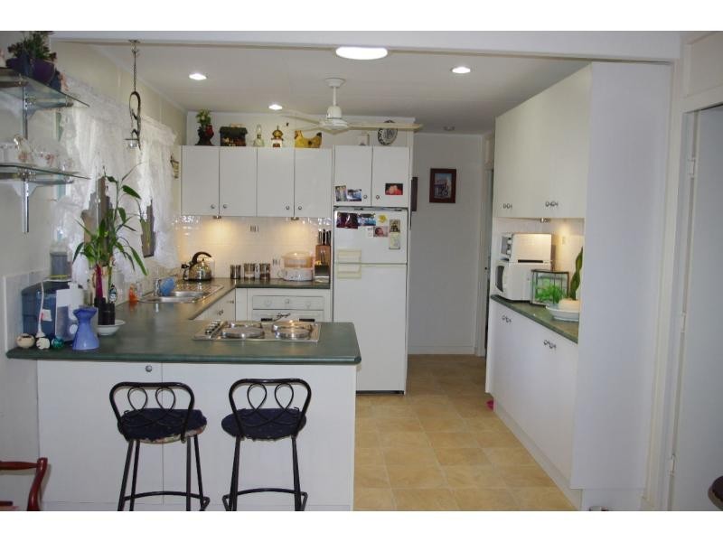 16 Noyes Parade, Karragarra Island QLD 4184