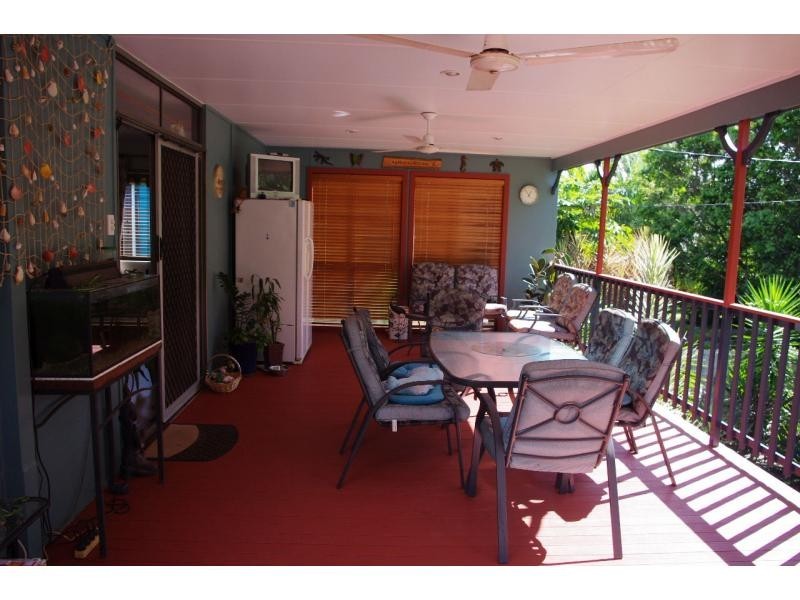 16 Noyes Parade, Karragarra Island QLD 4184