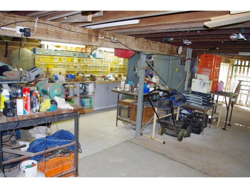 16 Noyes Parade, Karragarra Island QLD 4184