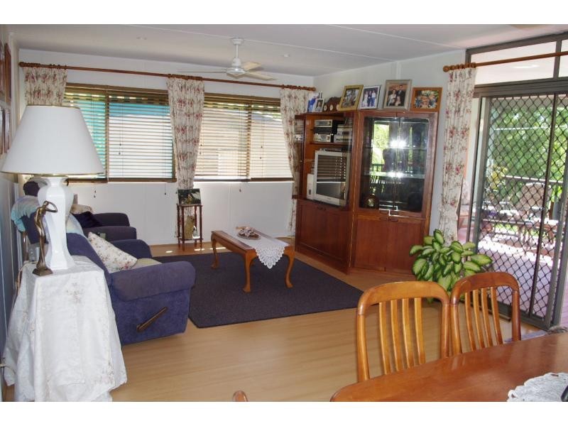 16 Noyes Parade, Karragarra Island QLD 4184