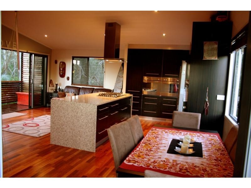 15 Cressy Street, Macleay Island QLD 4184