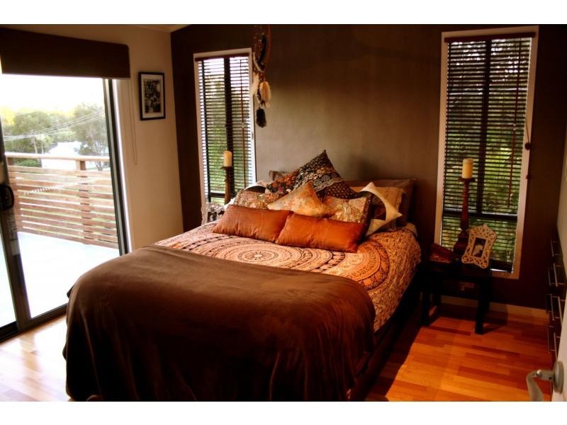 15 Cressy Street, Macleay Island QLD 4184