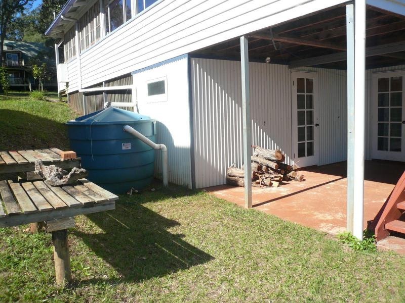 19 Cliff Terrace, Macleay Island QLD 4184
