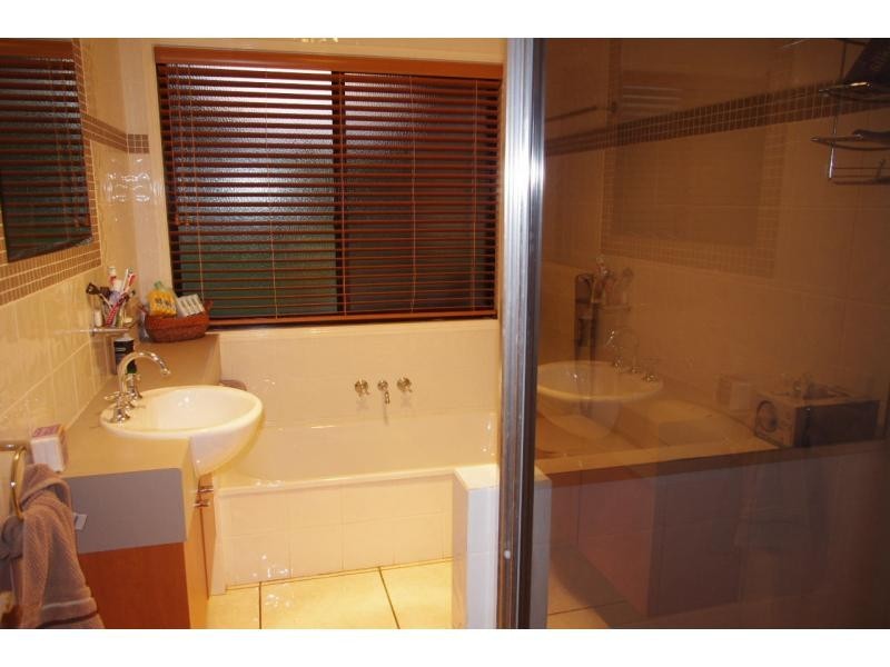 4 McBean Street, Karragarra Island QLD 4184