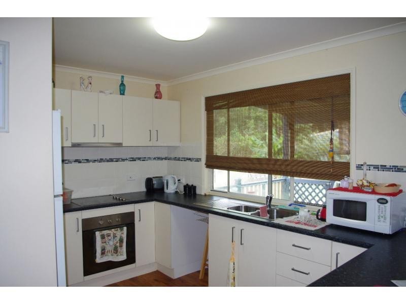 8 Alexander Street, Macleay Island QLD 4184