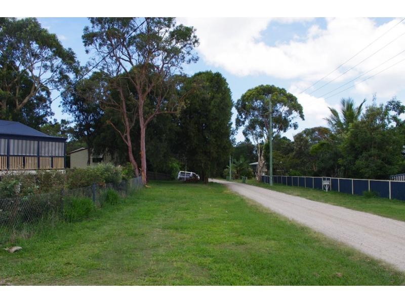 8 Alexander Street, Macleay Island QLD 4184