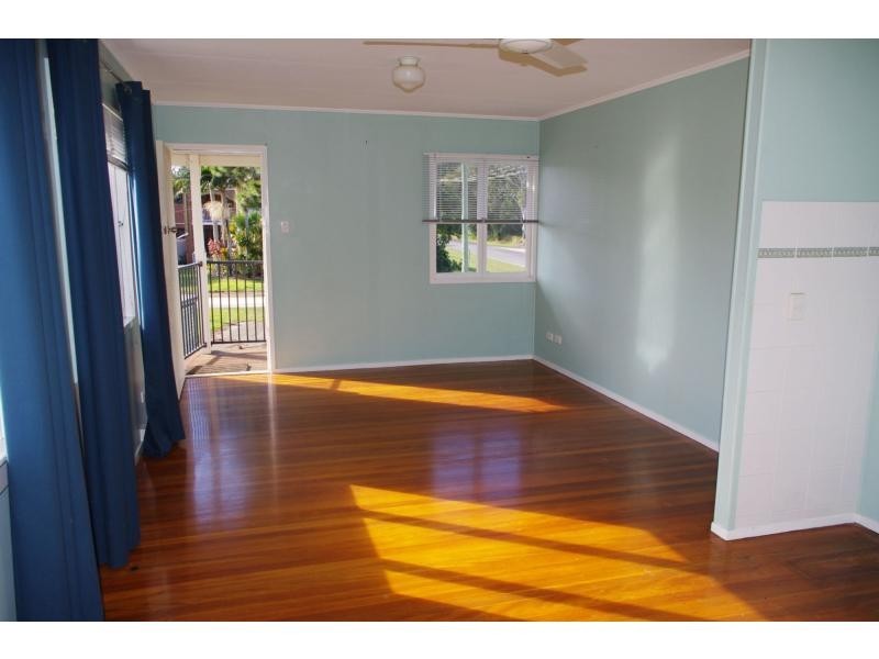 1 Squire Street, Macleay Island QLD 4184