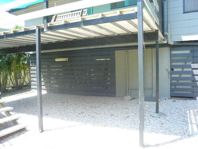 15 Baracoota Street, Macleay Island QLD 4184