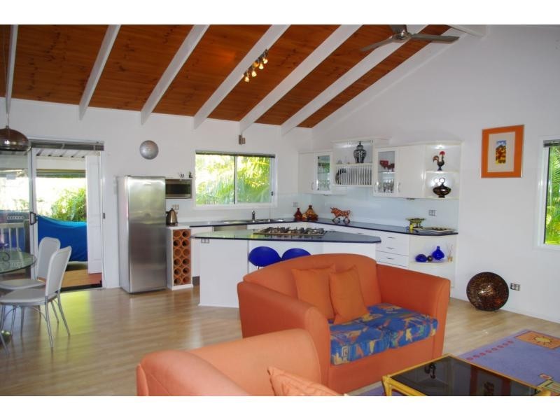 10-12 Eastern Road, Macleay Island QLD 4184