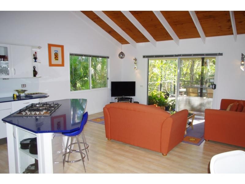 10-12 Eastern Road, Macleay Island QLD 4184