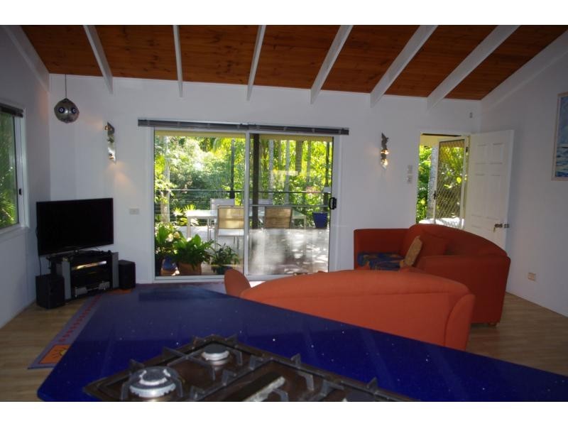 10-12 Eastern Road, Macleay Island QLD 4184