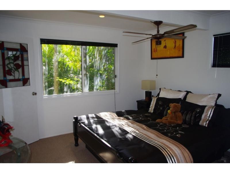 10-12 Eastern Road, Macleay Island QLD 4184