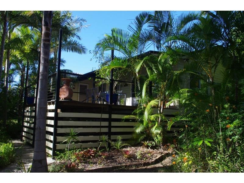 10-12 Eastern Road, Macleay Island QLD 4184