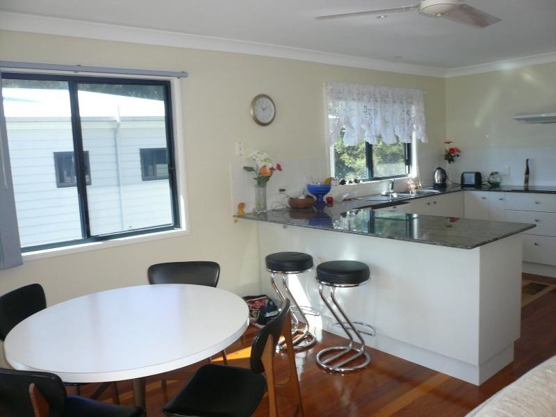 1 Dinjerra Street, Macleay Island QLD 4184