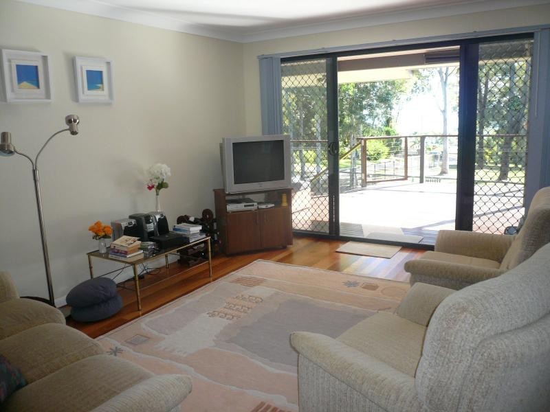 1 Dinjerra Street, Macleay Island QLD 4184