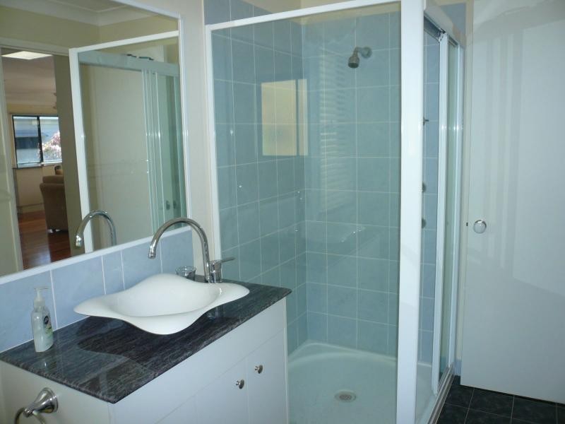 1 Dinjerra Street, Macleay Island QLD 4184