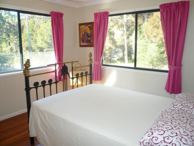 1 Dinjerra Street, Macleay Island QLD 4184