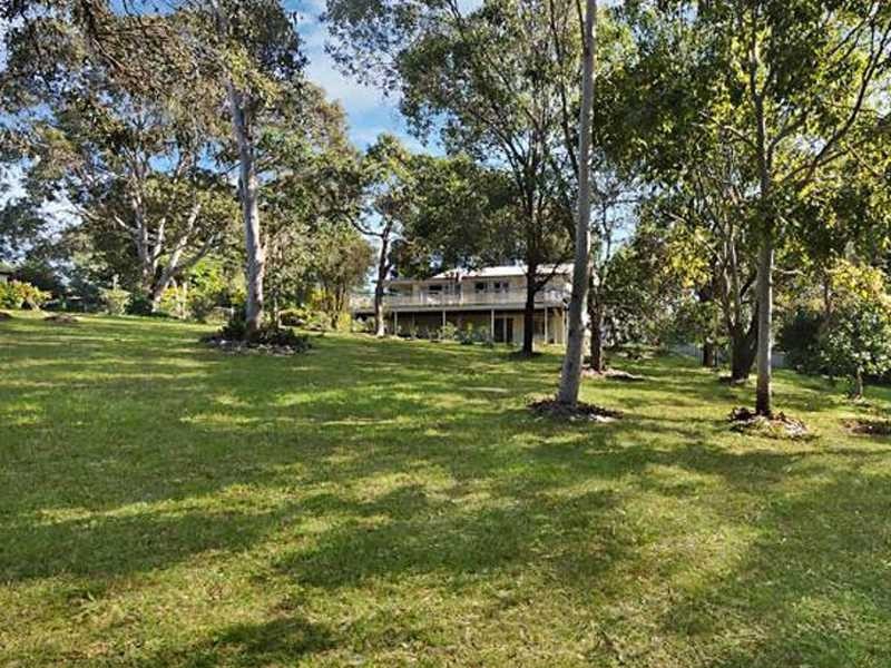 12 Pine Avenue, Lamb Island QLD 4184