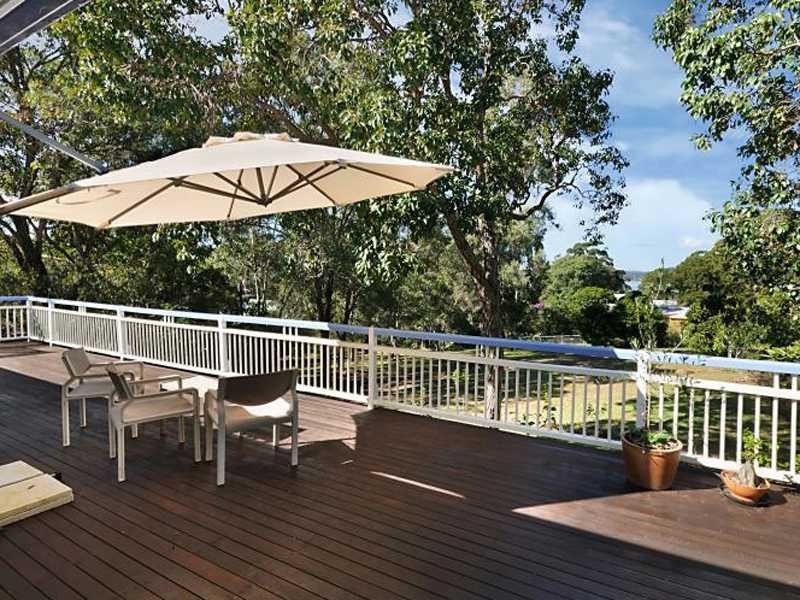 12 Pine Avenue, Lamb Island QLD 4184