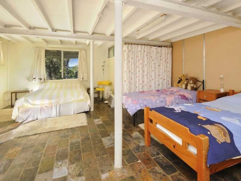 12 Pine Avenue, Lamb Island QLD 4184