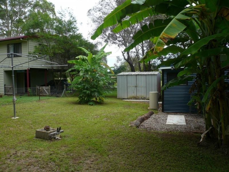 8 Hamilton Parade, Macleay Island QLD 4184