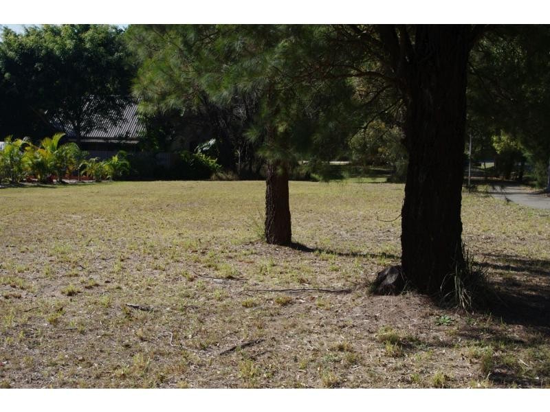 1 Wharf Street, Macleay Island QLD 4184