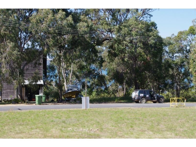 9 Koonwarra Parade, Macleay Island QLD 4184