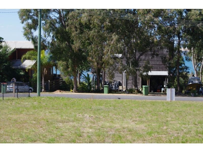 9 Koonwarra Parade, Macleay Island QLD 4184