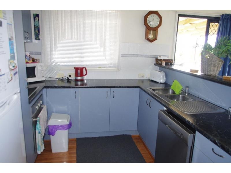 7 Koonwarra Parade, Macleay Island QLD 4184